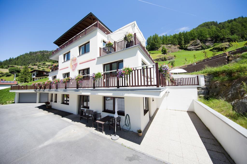 Haus Pia Apartment Solden Bagian luar foto